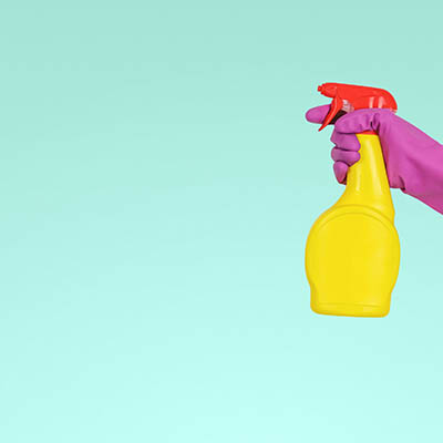 Detergent chemiczny w użyciu.